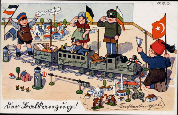 Gruppe von Kindern spielt mit einem Spielzeughahn auf einem Eisenbahn Gleis umgeben von Häusern und Bäumen, mit Text unten.