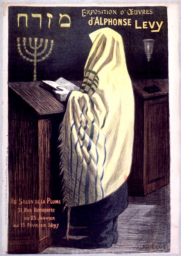 Ein Plakat, das eine jüdische Ausstellung in Paris ankündigt, zeigt eine Person vor einem Tisch mit einem Buch und einer Menora, mit Text zur Ausstellung.